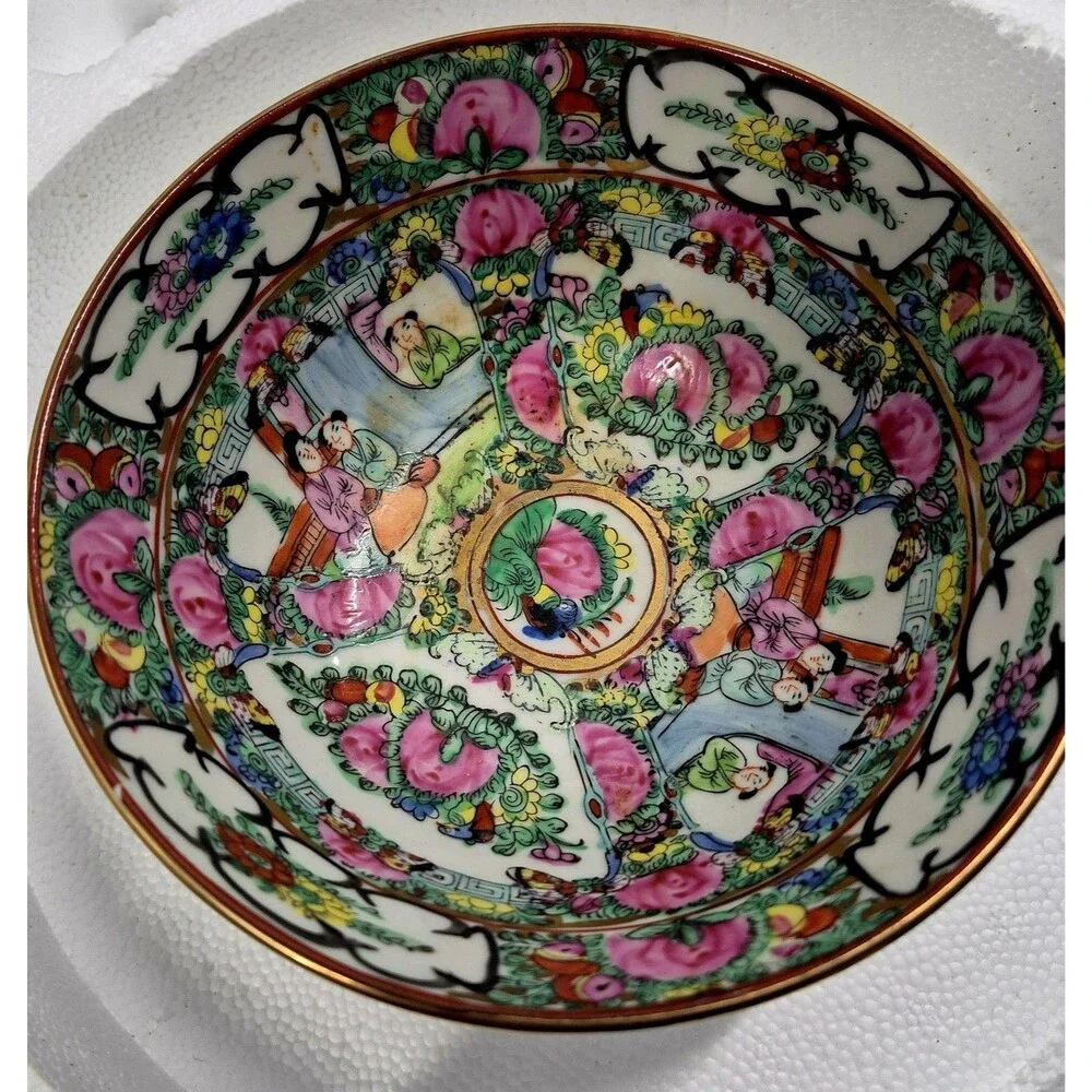 Vintage Rose Famille Medallion  6